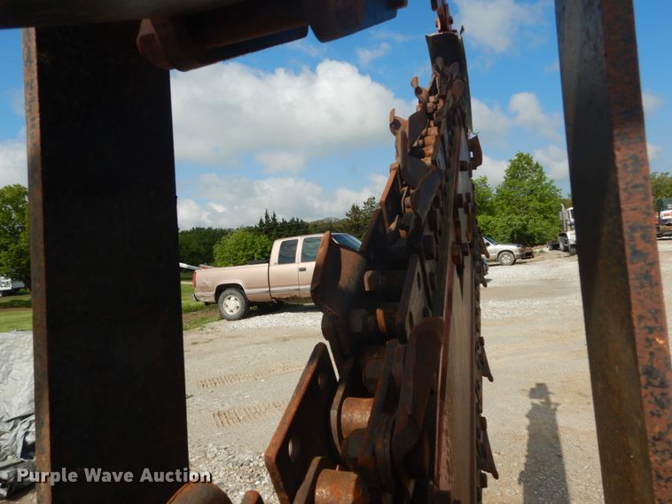 image for item GU9982 1996 Ditch Witch 5110  trencher