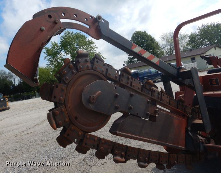 image for item GU9982 1996 Ditch Witch 5110  trencher