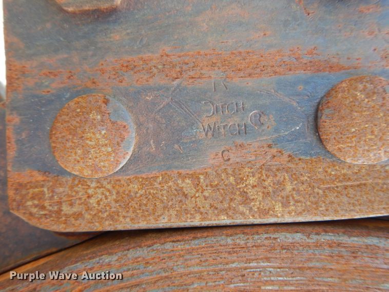 image for item GU9982 1996 Ditch Witch 5110  trencher