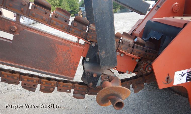 image for item GU9982 1996 Ditch Witch 5110  trencher