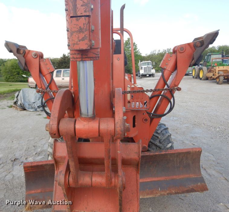 image for item GU9982 1996 Ditch Witch 5110  trencher