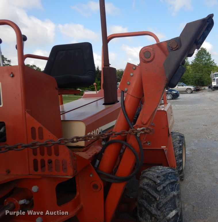 image for item GU9982 1996 Ditch Witch 5110  trencher