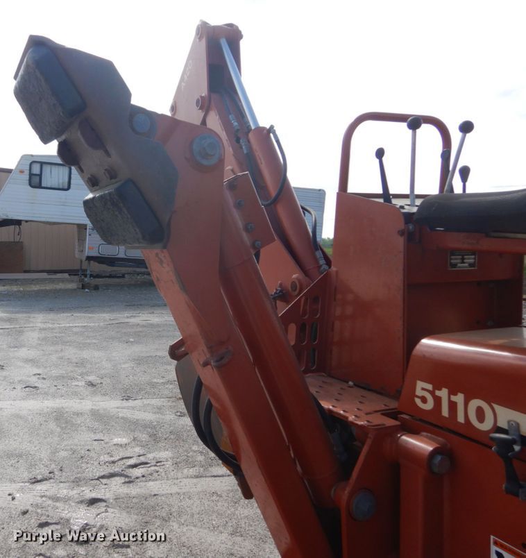 image for item GU9982 1996 Ditch Witch 5110  trencher