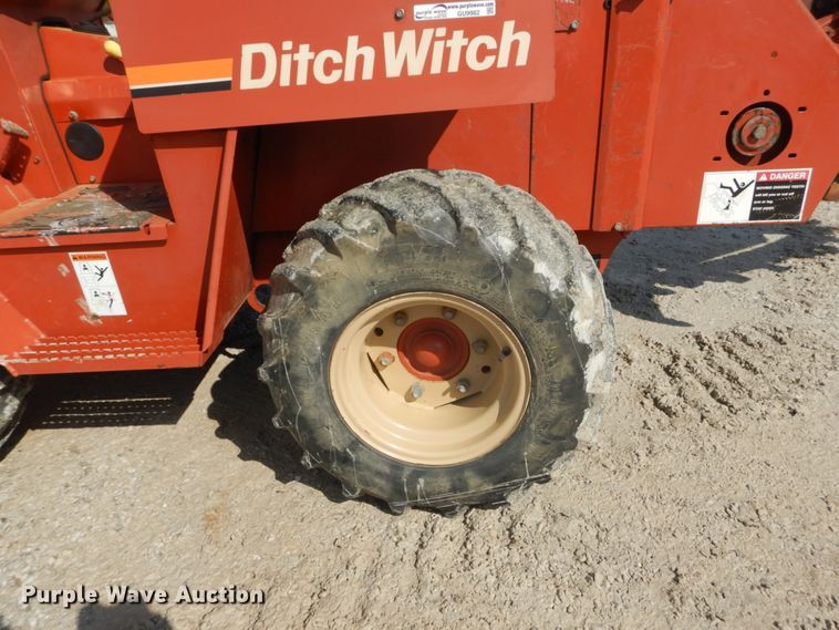 image for item GU9982 1996 Ditch Witch 5110  trencher