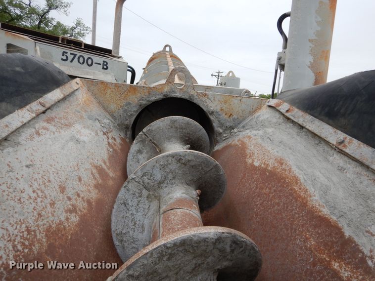 image for item GU9989 Power Curbers 5700B curb machine