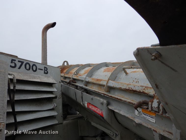 image for item GU9989 Power Curbers 5700B curb machine