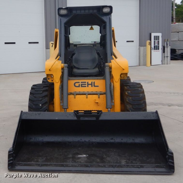 image for item GV9000 Gehl 5640E  skid steer loader