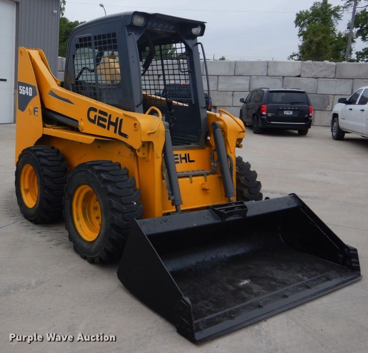 image for item GV9000 Gehl 5640E  skid steer loader