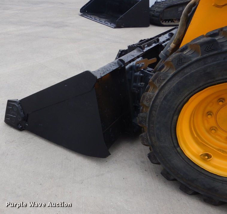 image for item GV9000 Gehl 5640E  skid steer loader