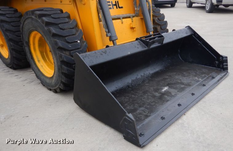 image for item GV9000 Gehl 5640E  skid steer loader