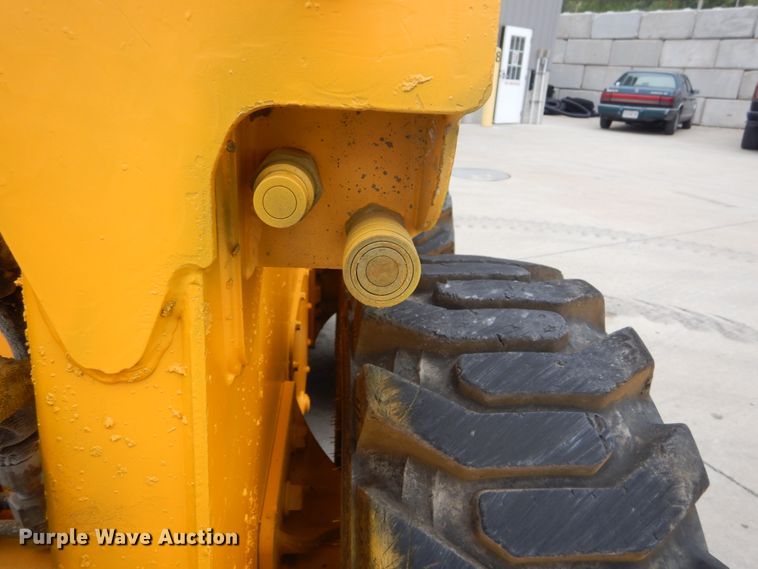 image for item GV9000 Gehl 5640E  skid steer loader