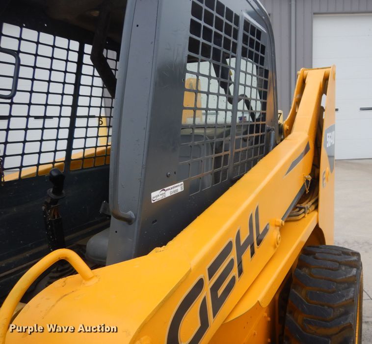 image for item GV9000 Gehl 5640E  skid steer loader