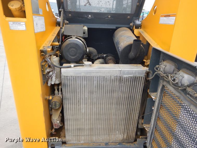 image for item GV9000 Gehl 5640E  skid steer loader