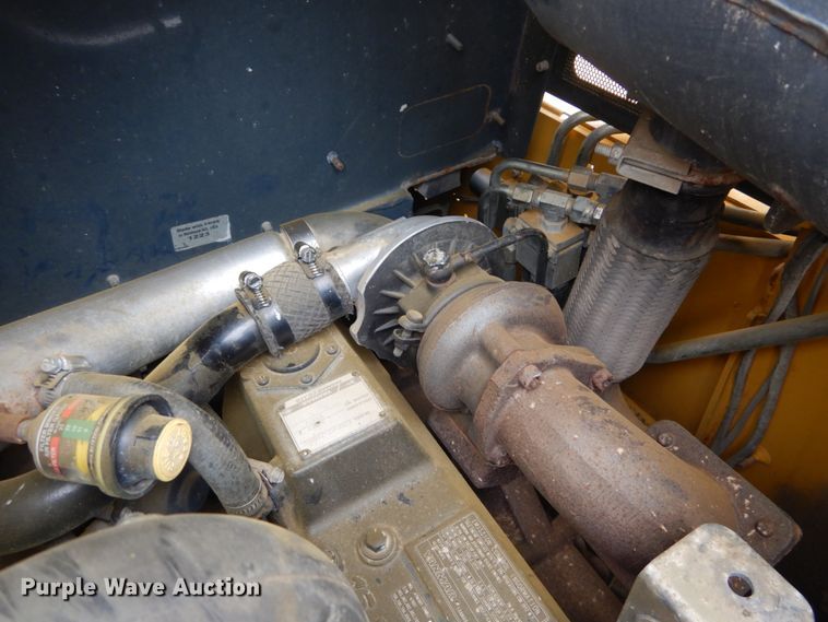 image for item GV9000 Gehl 5640E  skid steer loader