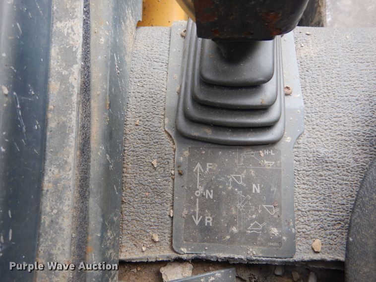 image for item GV9000 Gehl 5640E  skid steer loader