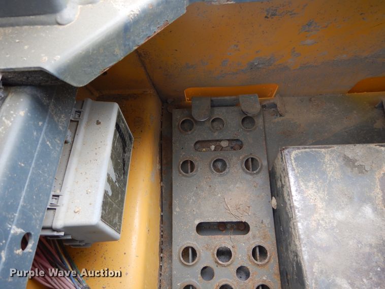 image for item GV9000 Gehl 5640E  skid steer loader