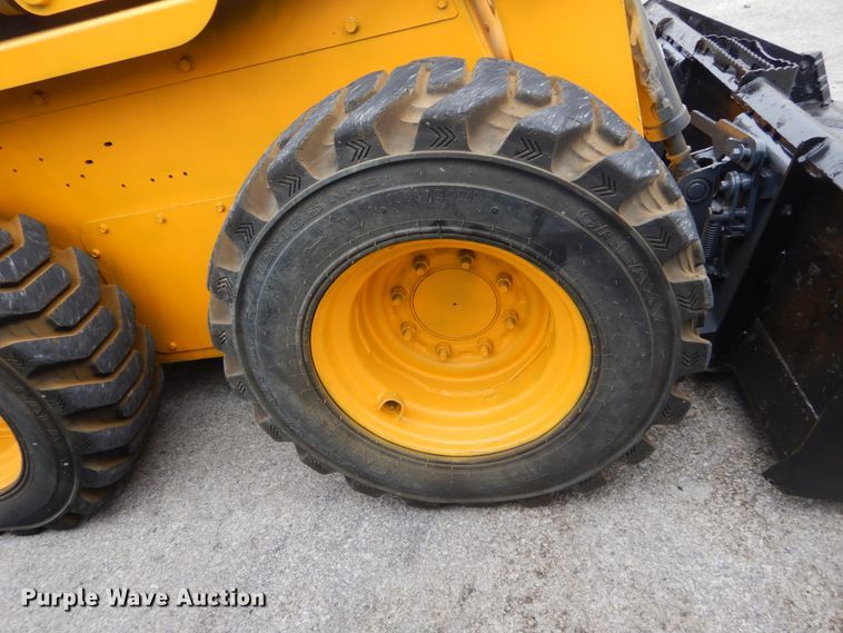 image for item GV9000 Gehl 5640E  skid steer loader