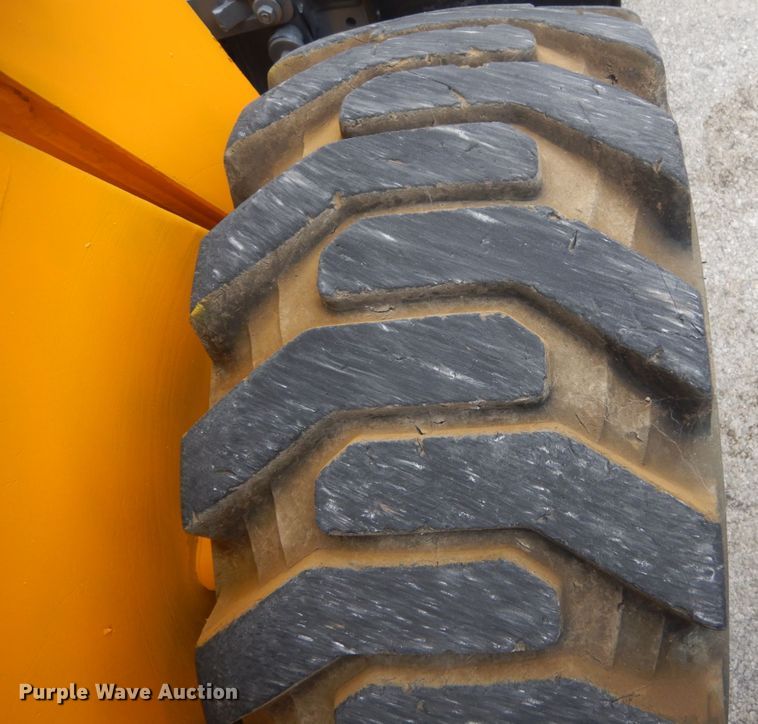 image for item GV9000 Gehl 5640E  skid steer loader