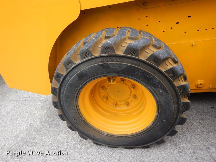 image for item GV9000 Gehl 5640E  skid steer loader