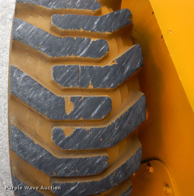 image for item GV9000 Gehl 5640E  skid steer loader