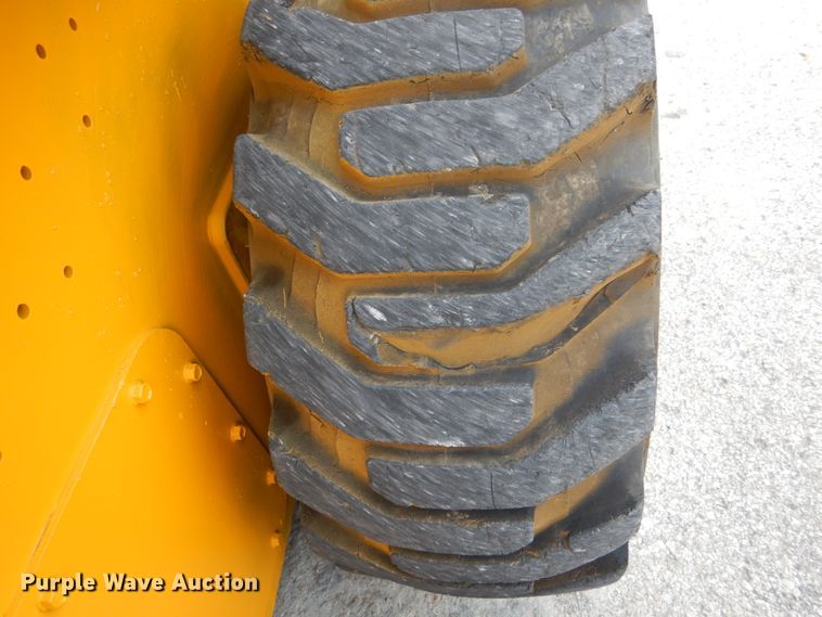 image for item GV9000 Gehl 5640E  skid steer loader