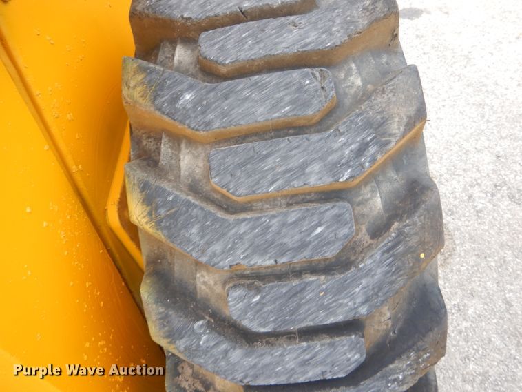 image for item GV9000 Gehl 5640E  skid steer loader