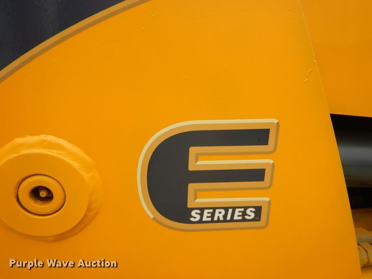 image for item GV9000 Gehl 5640E  skid steer loader