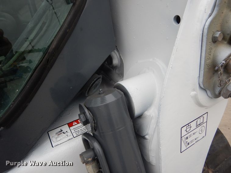 image for item GV9001 2014 Bobcat T770  tracked skid steer loader