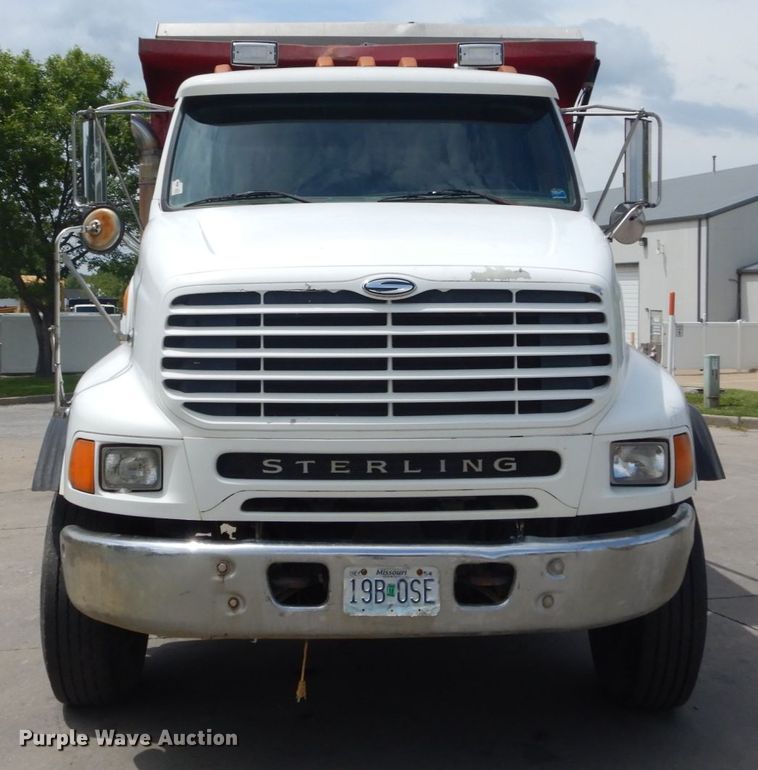 image for item GV9012 1997 Ford LT9000  dump truck