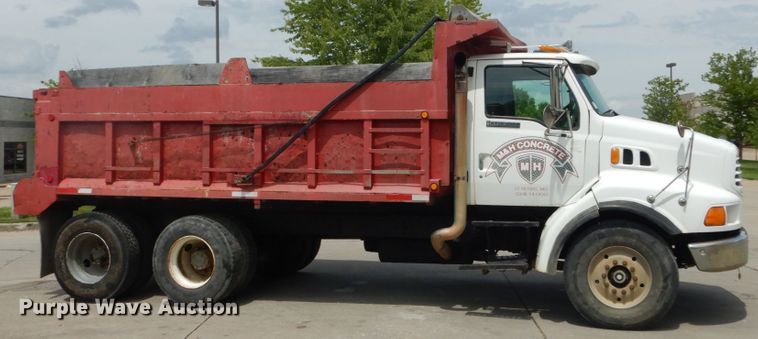 image for item GV9012 1997 Ford LT9000  dump truck