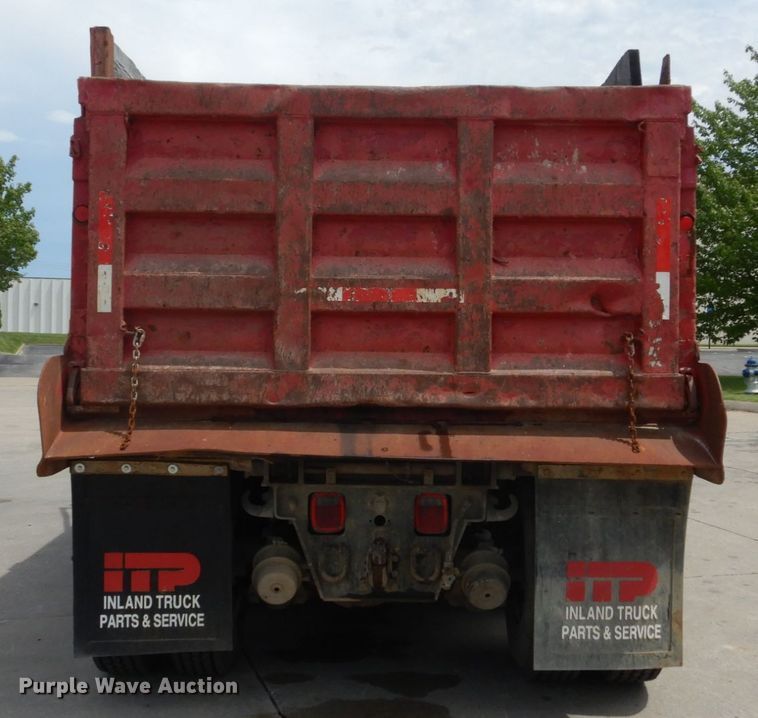 image for item GV9012 1997 Ford LT9000  dump truck