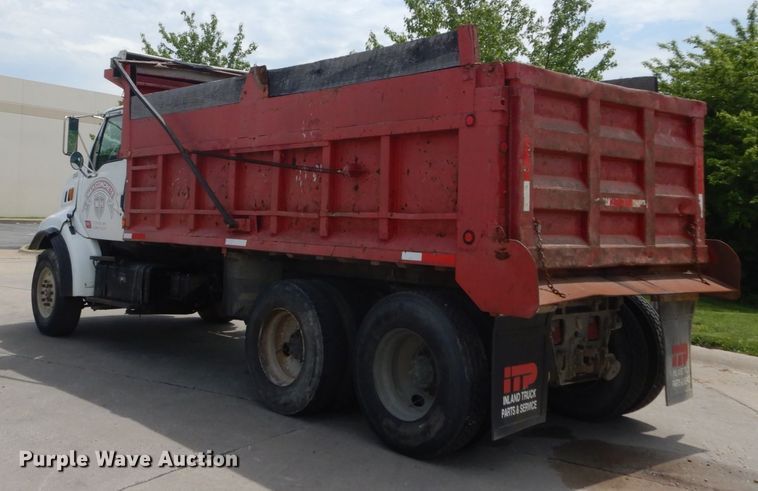 image for item GV9012 1997 Ford LT9000  dump truck