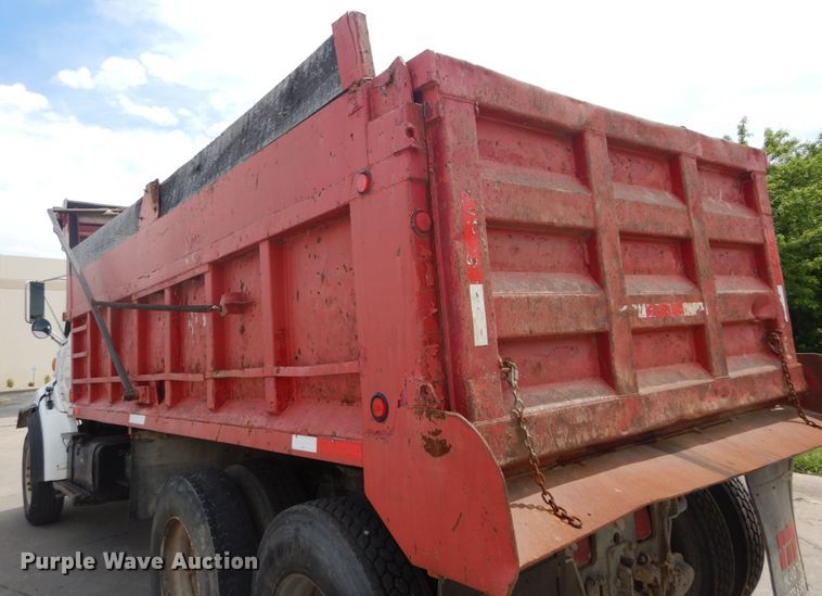 image for item GV9012 1997 Ford LT9000  dump truck