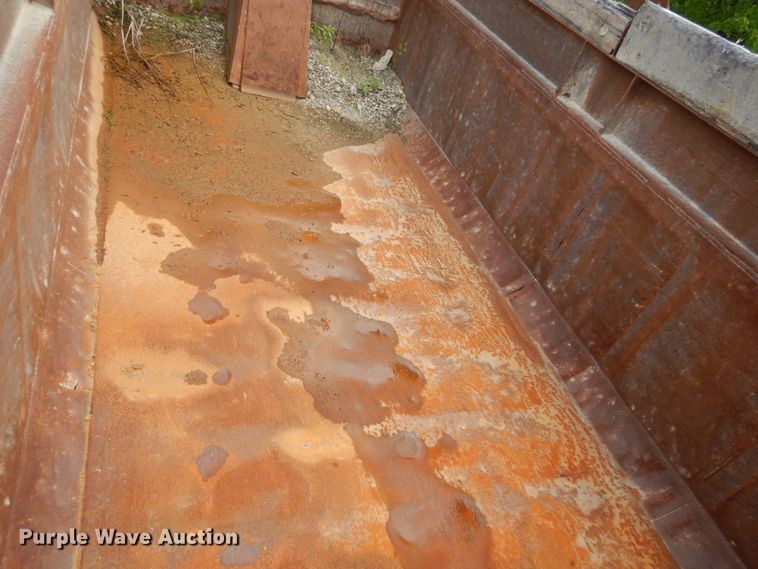 image for item GV9012 1997 Ford LT9000  dump truck