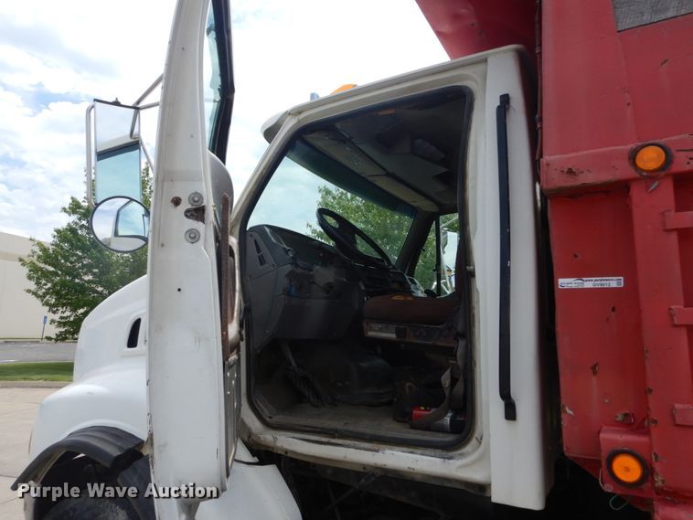 image for item GV9012 1997 Ford LT9000  dump truck