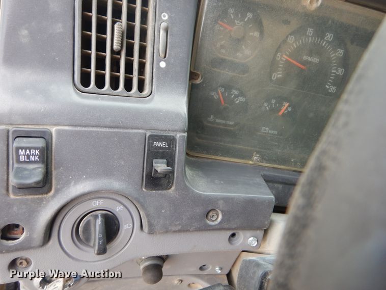 image for item GV9012 1997 Ford LT9000  dump truck