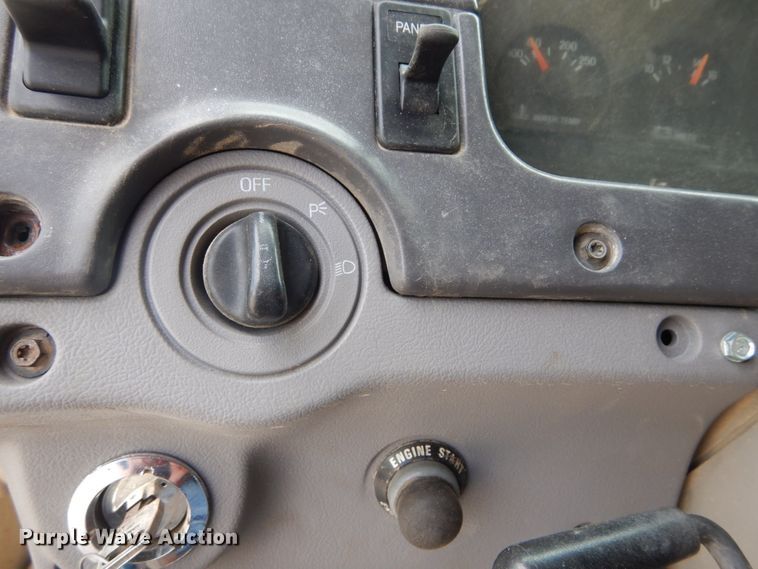 image for item GV9012 1997 Ford LT9000  dump truck