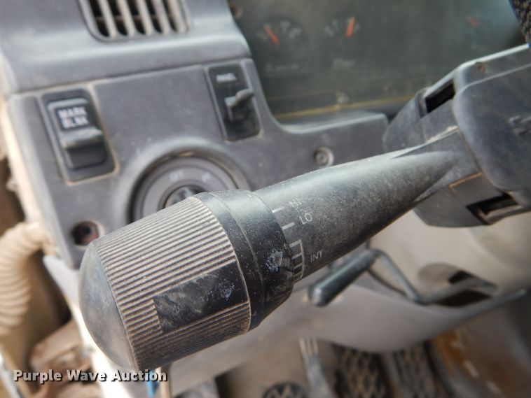 image for item GV9012 1997 Ford LT9000  dump truck