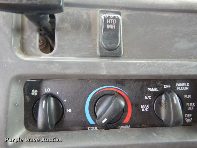 image for item GV9012 1997 Ford LT9000  dump truck