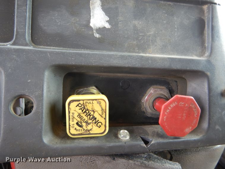 image for item GV9012 1997 Ford LT9000  dump truck