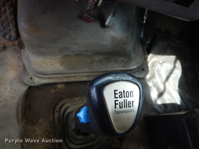 image for item GV9012 1997 Ford LT9000  dump truck