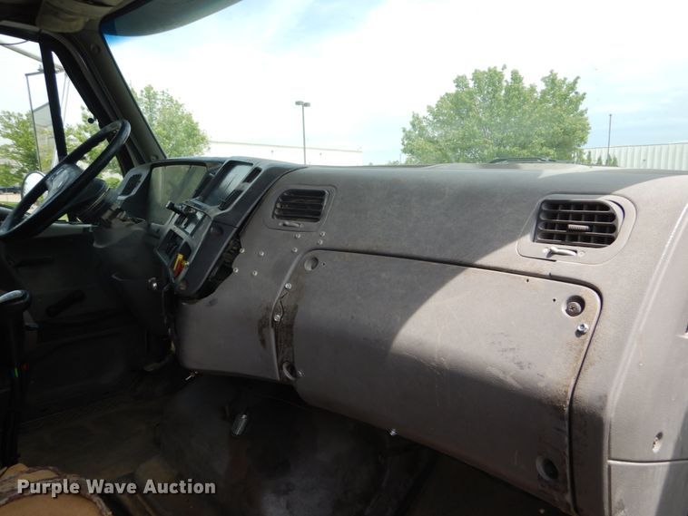 image for item GV9012 1997 Ford LT9000  dump truck