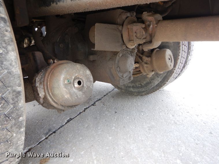 image for item GV9012 1997 Ford LT9000  dump truck