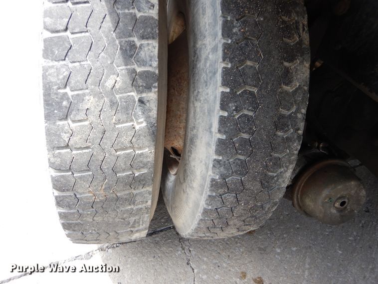 image for item GV9012 1997 Ford LT9000  dump truck