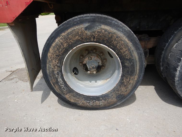 image for item GV9012 1997 Ford LT9000  dump truck