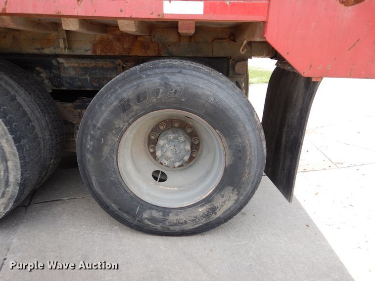 image for item GV9012 1997 Ford LT9000  dump truck