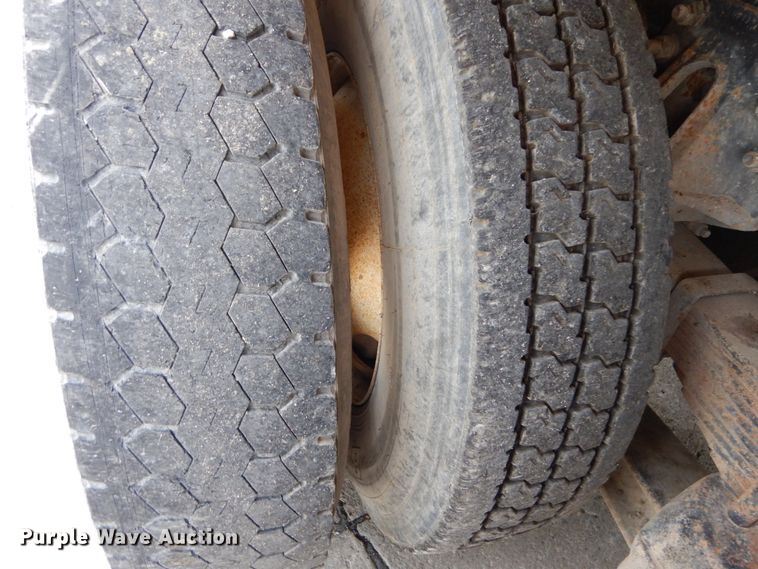 image for item GV9012 1997 Ford LT9000  dump truck