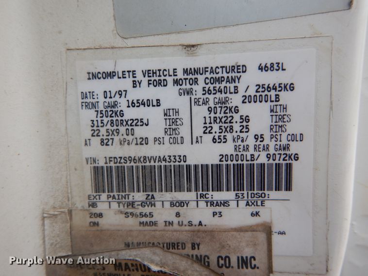 image for item GV9012 1997 Ford LT9000  dump truck