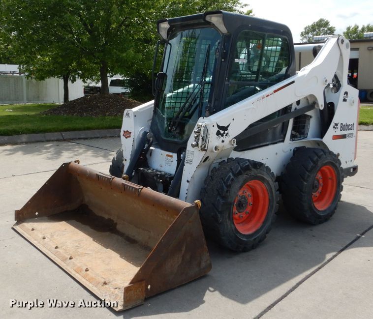 image for item GV9015 2014 Bobcat S590  skid steer loader
