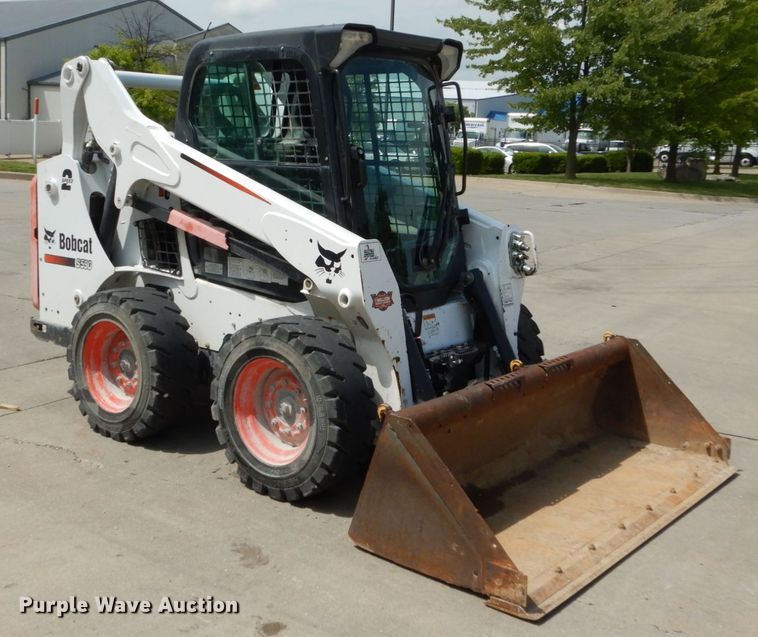 image for item GV9015 2014 Bobcat S590  skid steer loader
